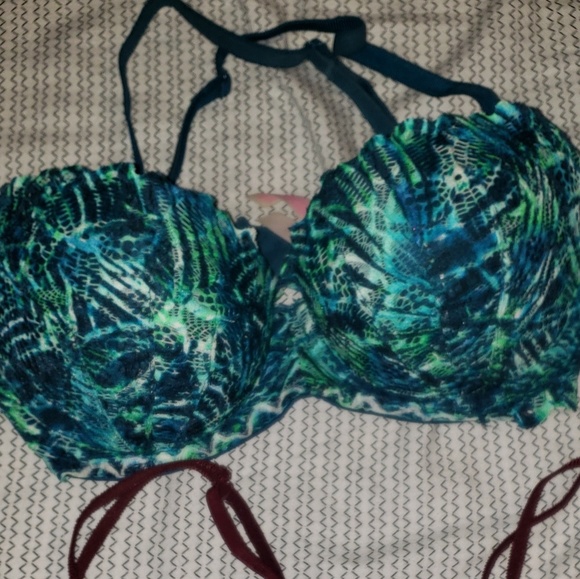 Bras - Picture 4 of 4